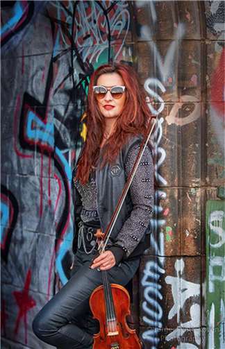 Lidia Streifling zählt zu den großen Violinistinnen in Europa. Foto: © Jürgen Nettekoven Photography