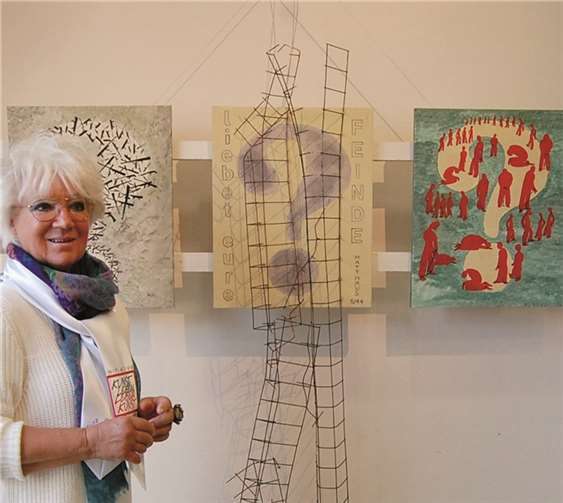 „Liebet eure Feinde !“, satirische Installation von Hilla Hildebrand.