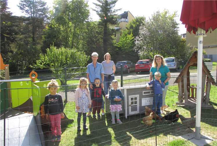 Liebevoll kümmerten sich die Kinder um ihre Hühner. Foto: privat