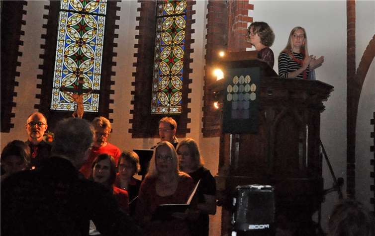 Lieder namhafter Interpreten wurden vorgetragen.