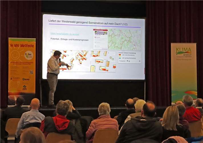 Liefert die Sonne im Westerwald genug Energie für meine PV-Anlage? Dieser Frage ging Referent Stephan Szasz mit Hilfe des Solarkatasters auf den Grund.  Foto: VG Montabaur, Melissa Gundlach-Schmidt