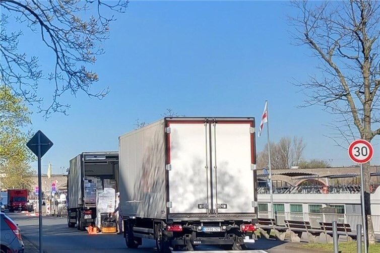 Lieferverkehr am Moselufer