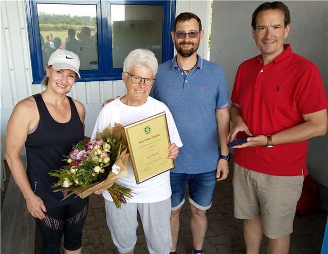 Liesel Michels erhielt die „Franz-Weber-Medaille“ für ihre jahrzehntelange Arbeit als Abteilungsleiterin Leichtathletik.