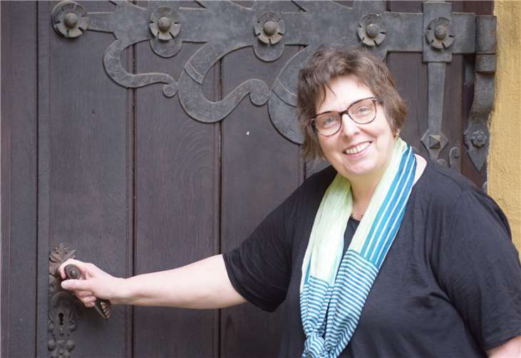 Lieve Van den Ameele möchte nicht nur die Kirchentüren der Martinskirche öffnen, sondern auch wissen, wasdie Menschen in der Kurstadt bewegt.Dekanat Nassauer Land