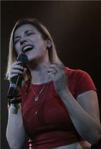 Lilli Rubin begeisterte mit rauchiger Stimme und Band.