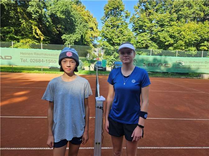 Lily Marie Kramer und Nathalie Betker.