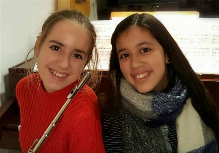 Lina Hambach und Ayu Hosea. KMS