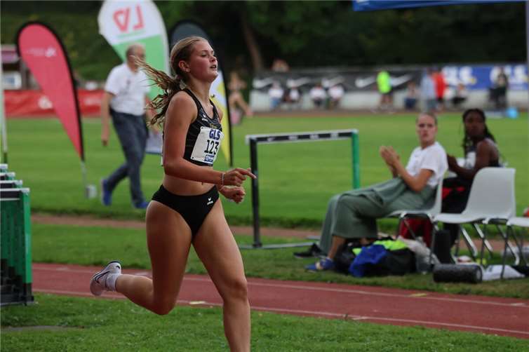 Saison-Highlight für Lina Näkel  Lina Näkel beim 800m-Lauf Foto:Jens Fahrenbruch