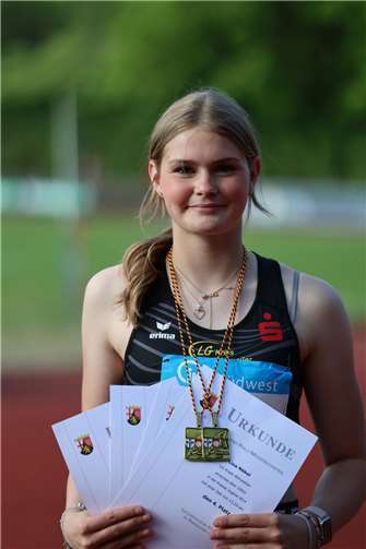 Lina Näkel gewinnt zweimal Einzelgold Lina Näkel mit 2 x Einzelgold.