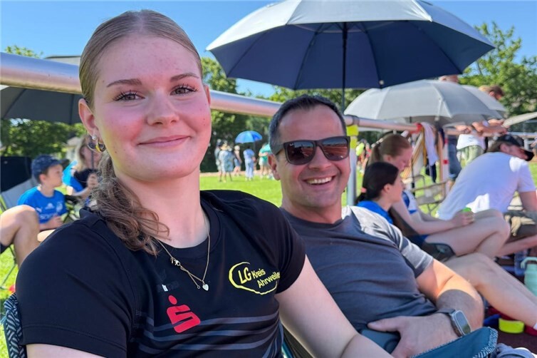 Lina Näkel mit ihrem stolzen Papa