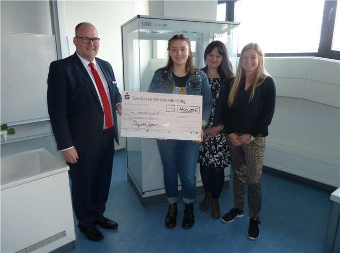 Lina Ruhfus-Hartmann freute sich ganz besonders über den Scheck. Foto: privat