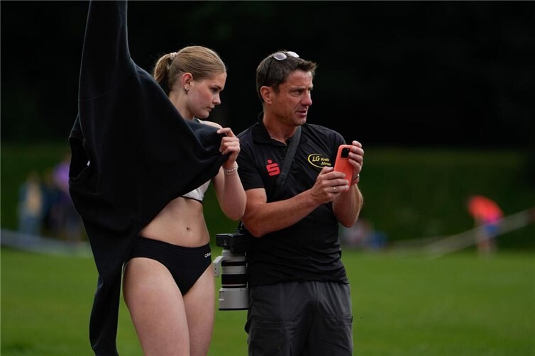 Lina mit Trainer Jens Fahrenbruch