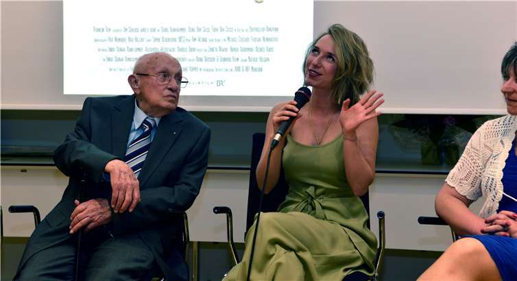 Linda-Schiwa Klinkhammer schwärmt noch immer über die Arbeit mit ihrem Großvater.