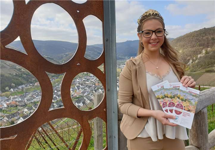 Linda Trarbach an der schönsten Weinsicht der Ahr am Sondersberg. Foto: privat