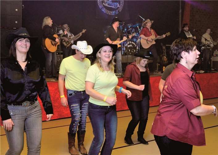 Line-Dance zu der Musik von CCR machte richtig Spaß.