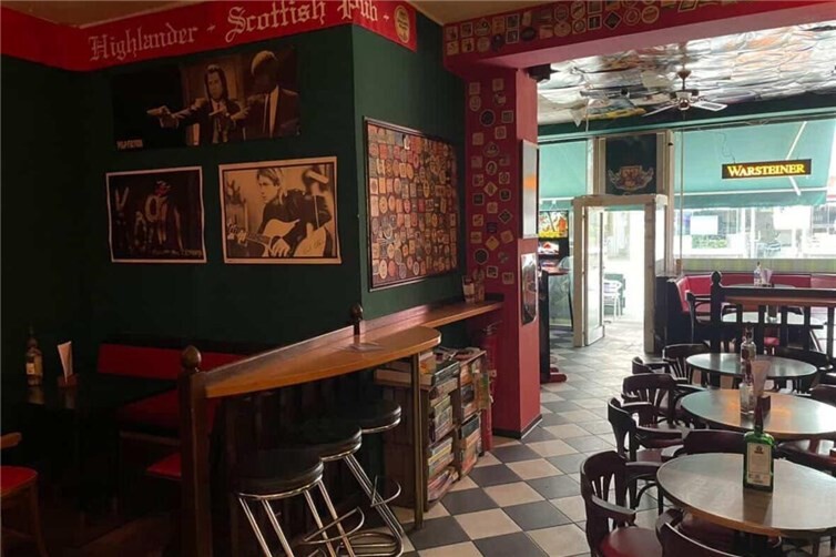 Linke Themen in lockerer Runde im Highländer Pub auf der Marktstraße