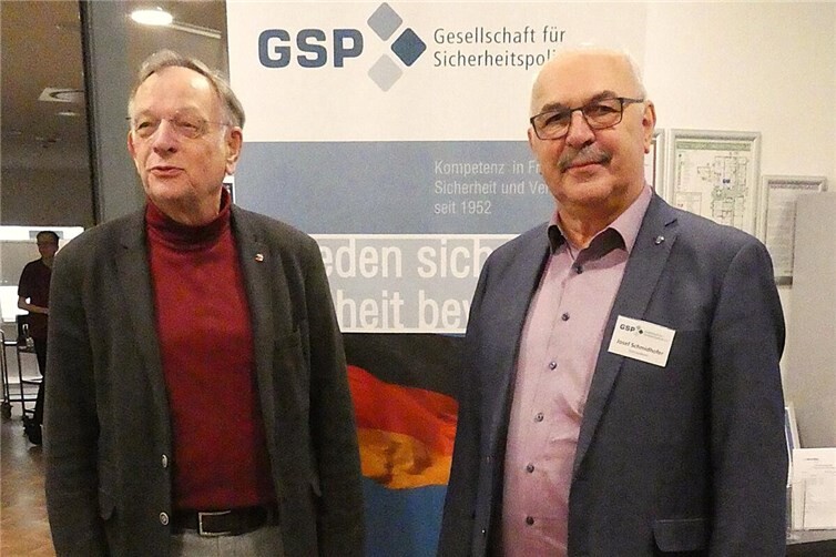 Links Dr. Detlef Puhl; rechts Josef Schmidhofer.Foto: Brigitte Schmidhofer