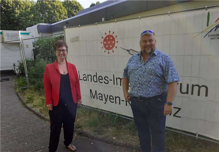 Links Frau Kalina Jesussek, rechts Herr Peter Gries.Foto: privat