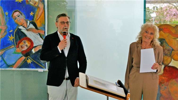 Links: Markus Pütz, 2. Bürgermeister der Stadt Rheinbach, rechts: Eva-Maria Kreuter, Präsidentin der Are Gilde. Foto: privat