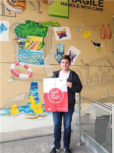 Linus Harbisch absolviert seinen Bundesfreiwilligendienst in der Bodelschwingh-Grundschule Mülhofen. Foto: Stadt Bendorf