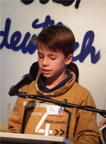 Linus las aus Katja Brandis „Woodwalker“. Foto: privat