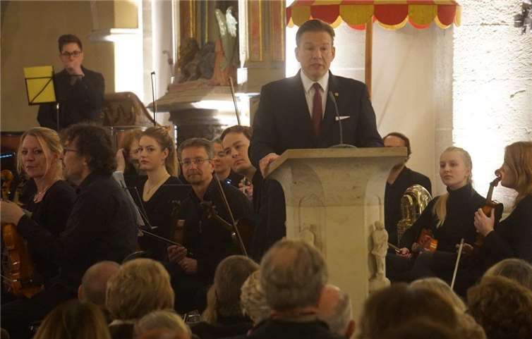Lions-Präsident Lars Petrak begrüßte zu Beginn die Konzertbesucher.