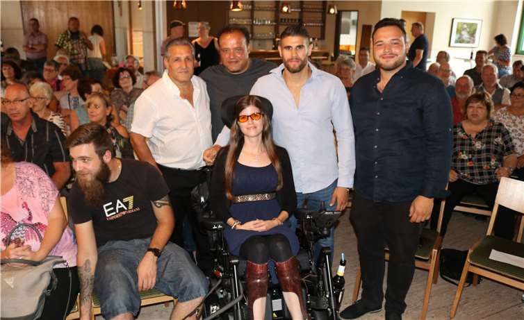 Lisa Faßbender freute sich wahnsinnig über „ihr“ Konzert. Fotos: -SOT-