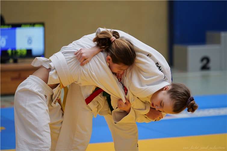Zwei Judoka treten beim Bundessichtungsturnier in Backnang an Lisa Wesemann im Fight. Fotos: Christoph Wesemann