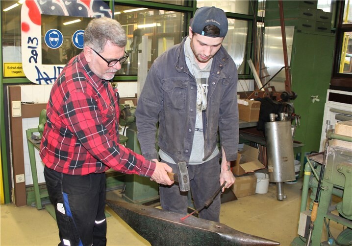 Live-Schmieden aus erster Hand mit dem Obermeister der Metallhandwerker-Innung, Alfons Wolber.
