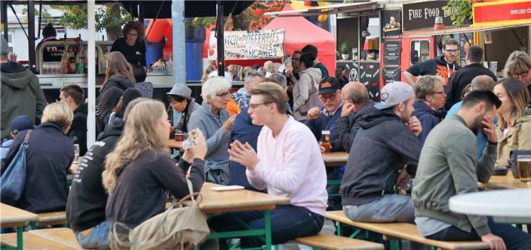 Livemusik, Unterhaltung und Geselligkeit gehören zum Konzept des Streetfood Festivals.Fotos: FF