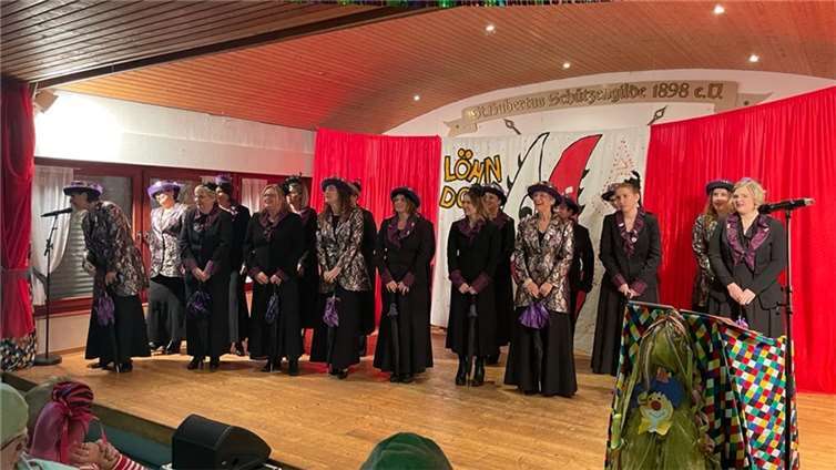 Löhndorfer Möhnen beim Stippeföttche.  Foto: privat