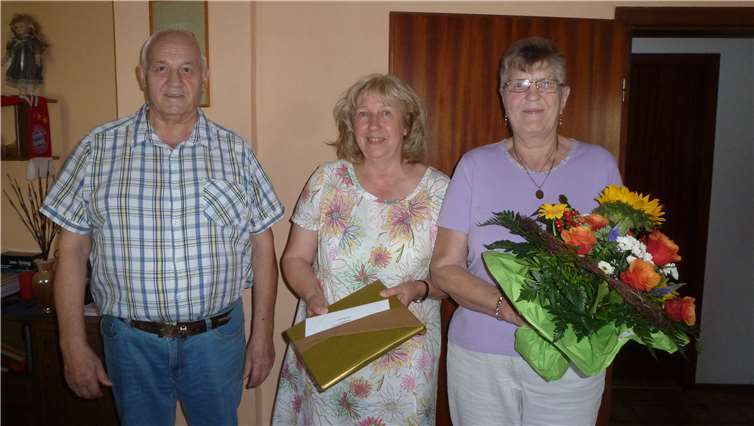 Loni Wellert gratulierte dem Ehepaar Zumbusch zur Goldenen Hochzeit. Foto: privat