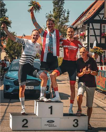 Lorenz Bock siegt vor Malte Voelkner und Florian Vickus.  Foto: Jessika Kühnke/jessi_graphie