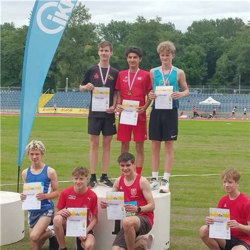 Lorenz Jüris (schwarzes Trikot) gewinnt die Silbermedaille bei den Süddeutschen Meisterschaften. Quelle: LG Kreis Ahrweiler