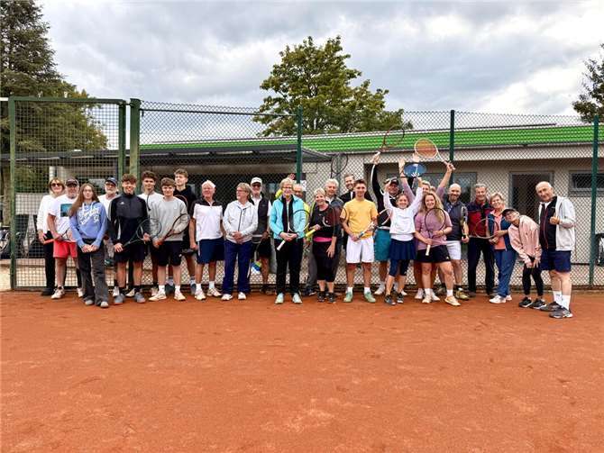Los gehts zum traditionellen Herbstlaubturnier des ATC. Foto: privat
