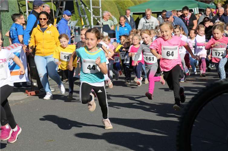 Los ging es für die jüngsten Teilnehmer auf die Strecke.Fotos: StF