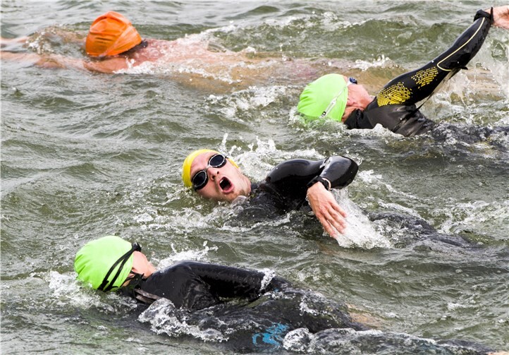 Los ging es mit Schwimmen ... BAS