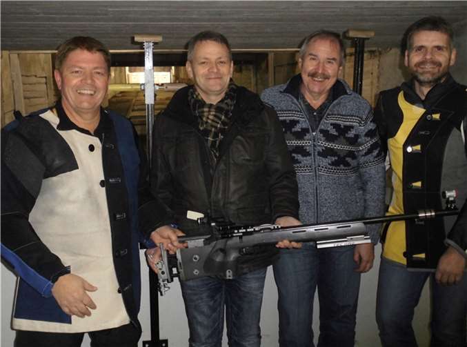 Lothar Schnitzler, Uwe Schnitzler, Herm-Josef Füllmann und Ralf Breuer (von links) erschossen die ersten Punkte für Heimersheim. .privat