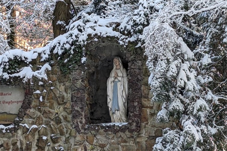 Lourdes-Grotte nördlicher Teil Bibelgarten Arenberg