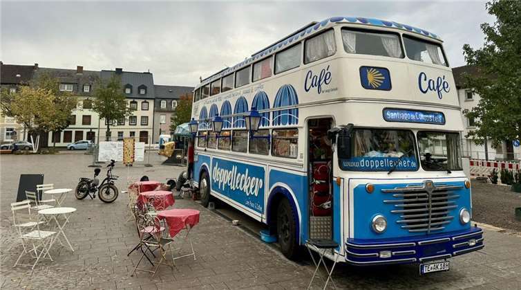 Love, Peace & Coffee - der Bus mit Flair kehrt zurück nach Neuwied: Von Samstag bis Dienstag, 4. bis 7. Oktober, macht der schmucke Doppeldecker, Baujahr 1959, Station auf dem Marktplatz. Foto: privat