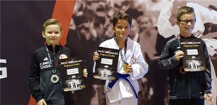 Luan Fajardo (Mitte) und Finley Becker (links) bei der Siegerehrung.Foto: privat