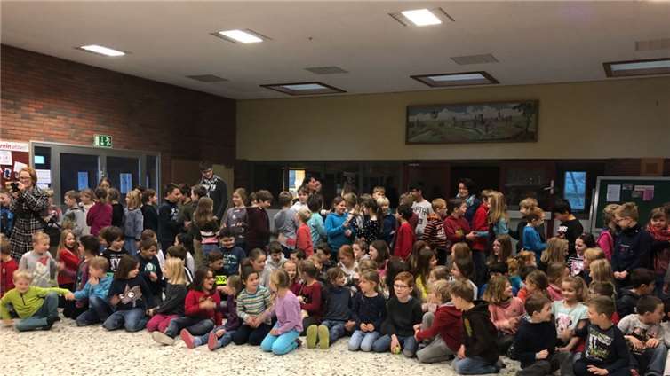 Lubo, der kleine Außerirdische, wurde von allen willkommen geheißen.privat