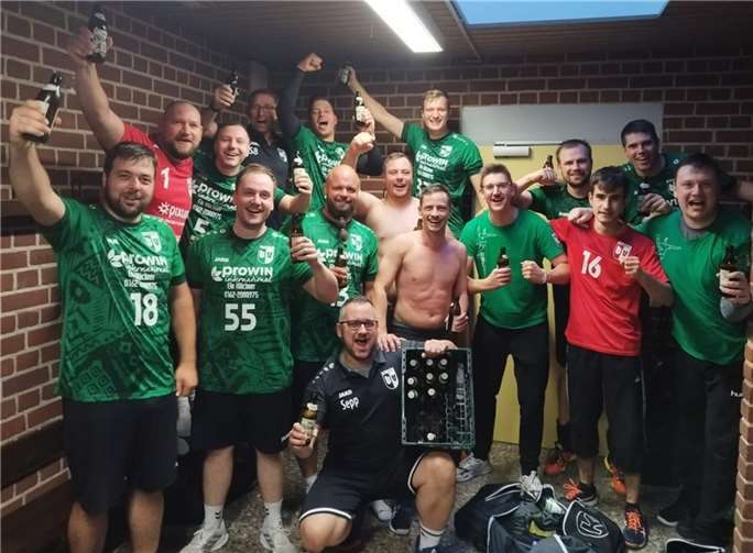 Lucas Girolstein (Tor) , Nico Leber (Tor), Lukas Müller (8), Marco Stahl (8) Christian Buch, Nils Kürsten , Alexander Pieper (7), Nils Mannheim (2), Patrick vom Hofe ( 1), Felix Becker(1), Marvin Wehrend (1), Fabian Quirbach (3)  Foto:TV Bassenheim