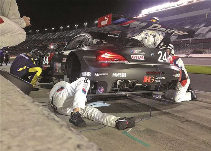 Lucas Luhr und seine Teamkollegen Dirk Werner, Bill Auberlen und John Edwards pilotieren einen der beiden BMW Z4 GTE des Teams RLL in der United Sportscar Championchip.DEB