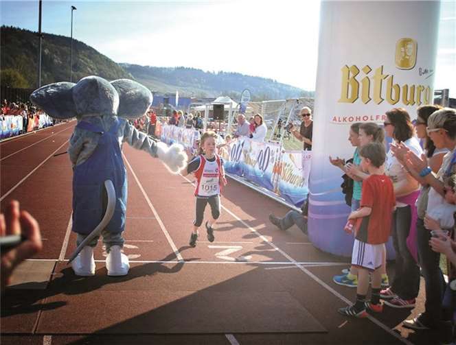 Lucas Raueiser kam beim Fährturmlauf in Schweich mit großem Vorsprung als Erster ins Ziel. privat