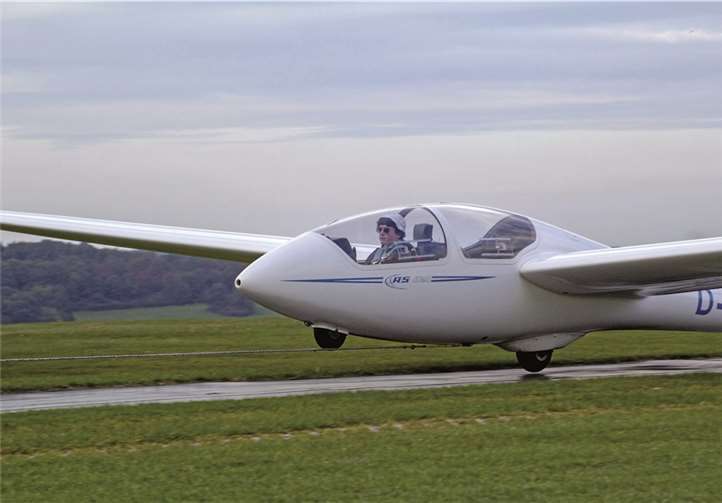 Lucca startet zum ersten Alleinflug.hghamann