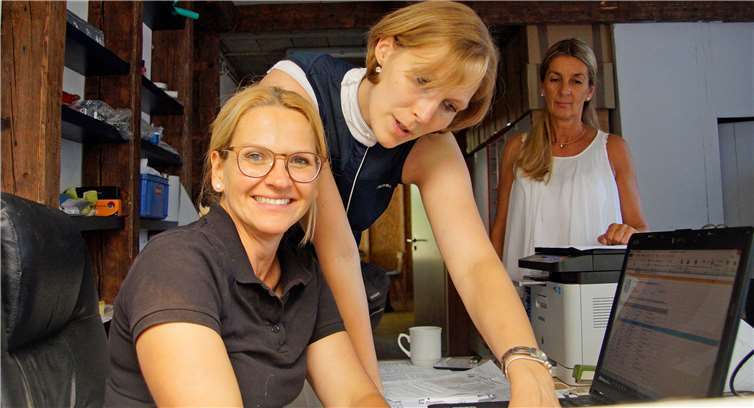 Luci Schmitz sorgte in der Meldestellefür einen reibungslosen Ablauf.
