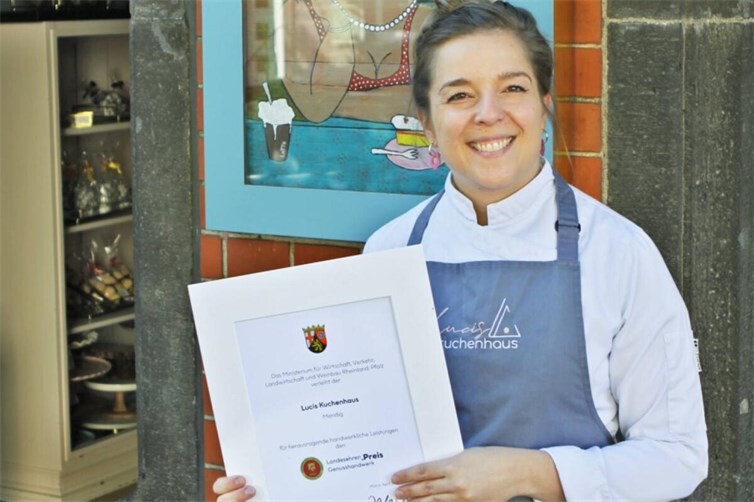 Lucia Kranz hat stolz zum wiederholten Mal den Landesehrenpreis Genusshandwerk  vom rheinland-pfälzischen Wirtschaftsminister für ihre herausragenden handwerklichen Leistungen entgegengenommen.