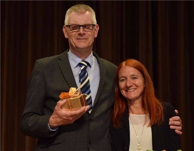 Ludger Banken mit Partnerin Katrin Lewit nach der Gratulation zum Bürgermeisterkandidaten Rheinbachs. Foto: privat