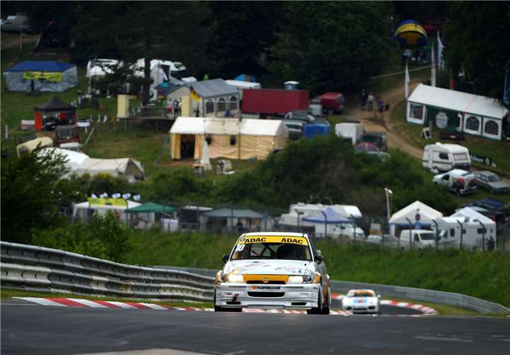 Ludger Henrich/Jürgen Schulten (Schmitten/Hamminkeln, Opel Astra) bauten mit einem weiteren Klassensieg in der H3 die Tabellenführung aus.